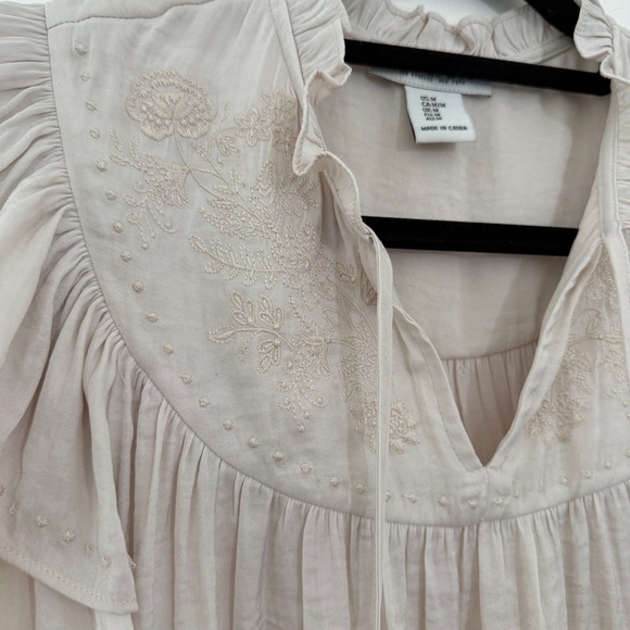 🌸 Rachel Zoe Embroidered Ruffle Sleeve Blouse – Size M - Picture 2 of 6